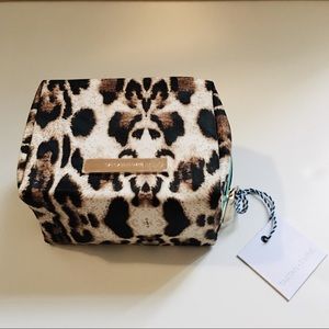 Tartan+Twine Makeup Organizer Leopard Print